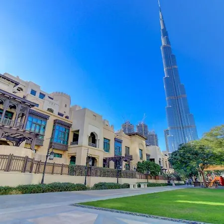 Durrani Homes: Garden Oasis at Souk Al Bahar with Jacuzzi Dubai Exterior photo