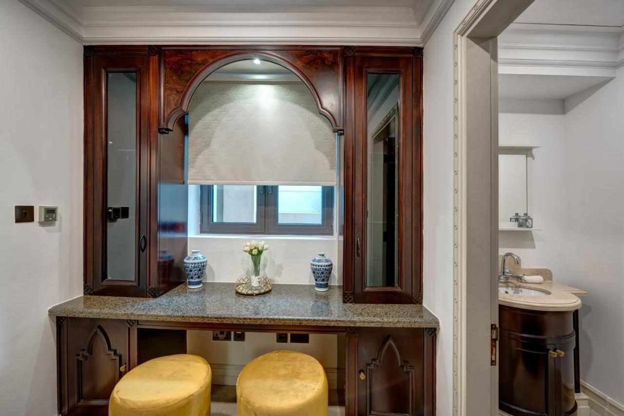 Durrani Homes: Garden Oasis At Souk Al Bahar With Jacuzzi Apartment