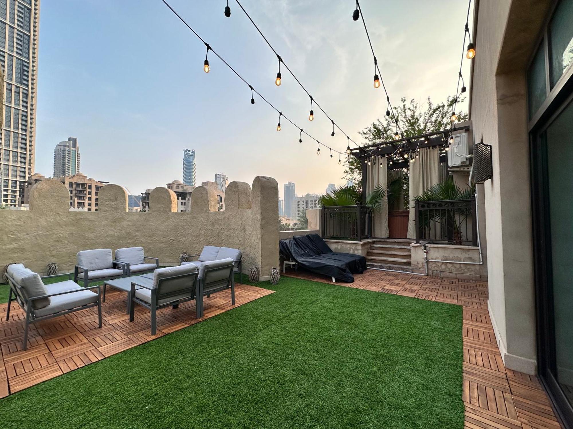 Durrani Homes: Garden Oasis At Souk Al Bahar With Jacuzzi